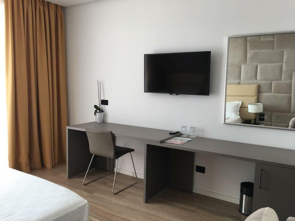 Hotel Morina Palace Dhermi Ngoại thất bức ảnh